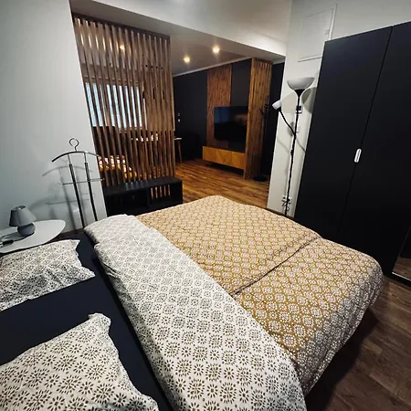 Studio Sihot - Parkovanie A Nabijanie Ev Apartment *